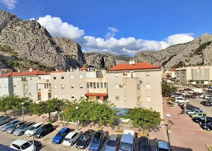 Ribnjak 10 *