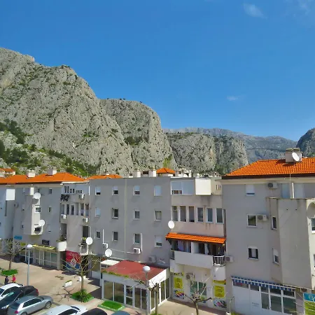 Ribnjak 10 Apartment