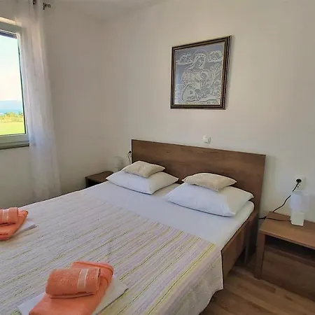Apartment Ribnjak 10 *