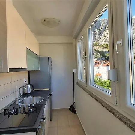 Ribnjak 10 *