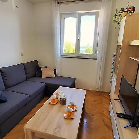 Ribnjak 10 Apartment