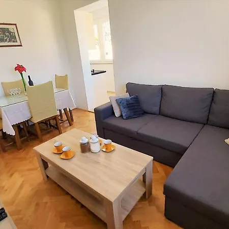 Ribnjak 10 Omis
