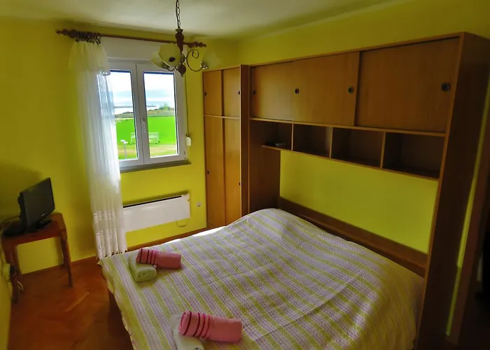 Ribnjak 10 * Omiš
