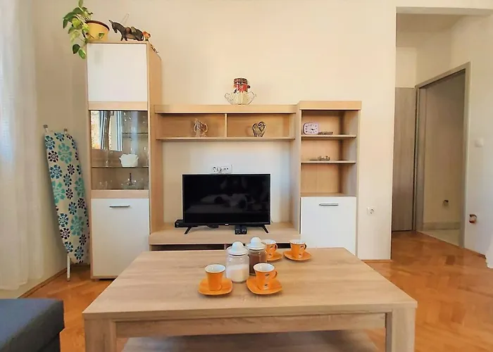 Ribnjak 10 *